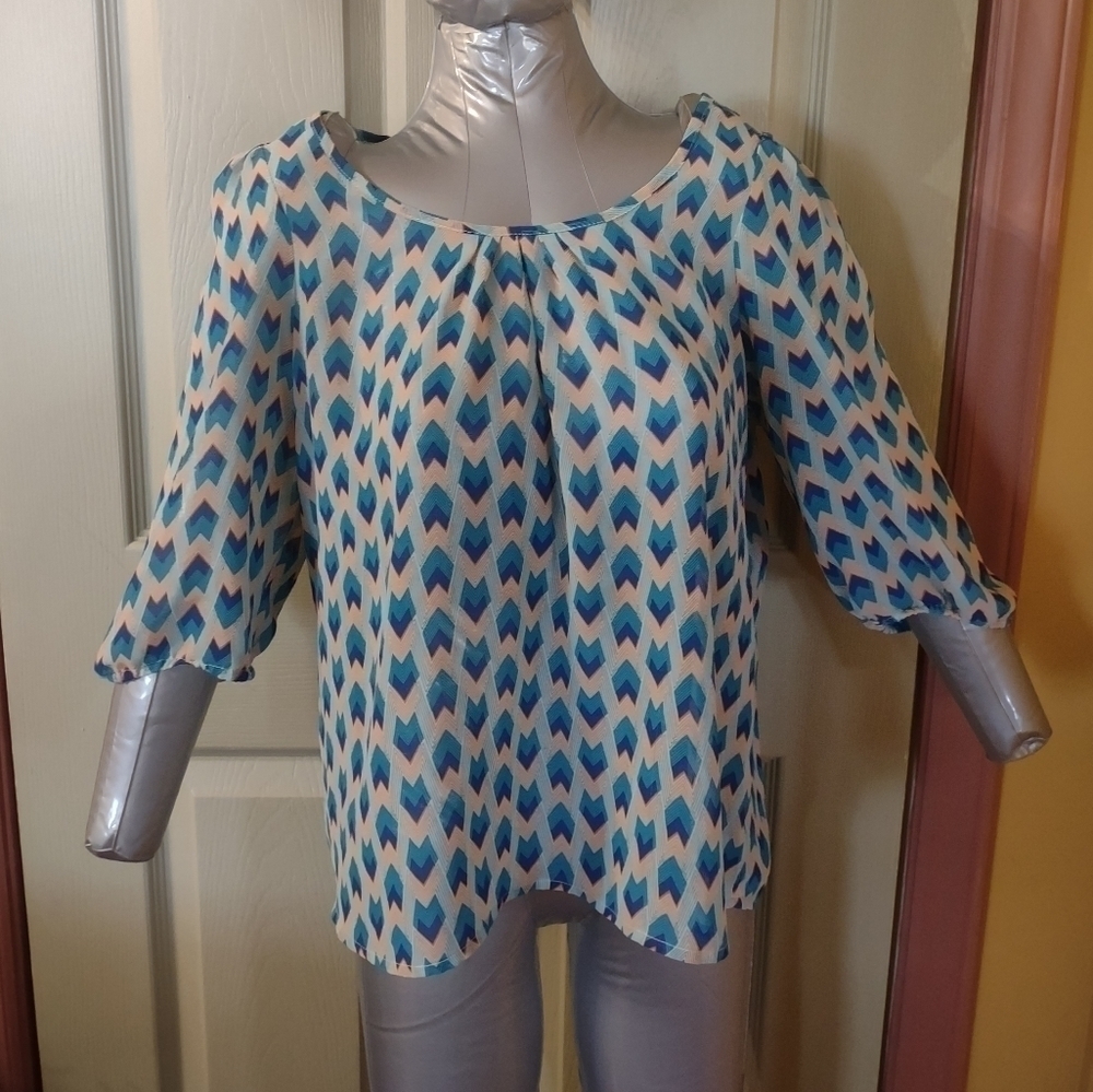 RUE21  Light Material Blue Top  Work Dress Apparel Size Large